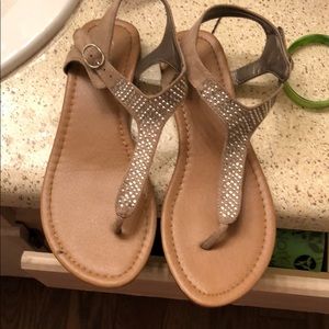 Tan like new sandals